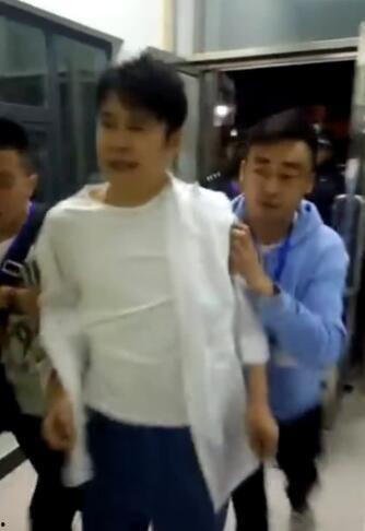 爆料小哥 被抓视频播放,揭秘背后真相