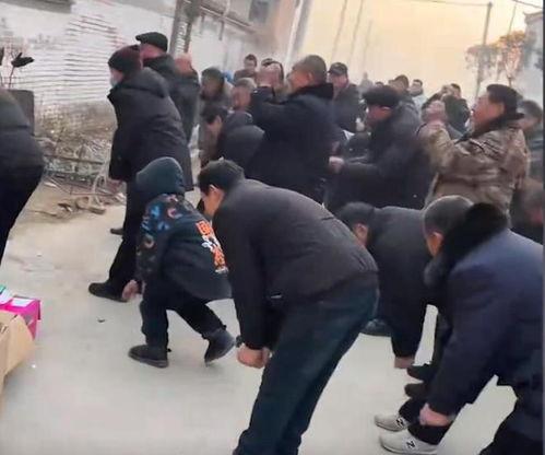 磕头拜年头条,传统习俗焕发新活力