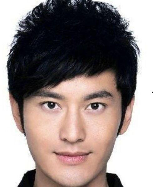 明星东西的照片,光影交错，魅力四溢的瞬间捕捉