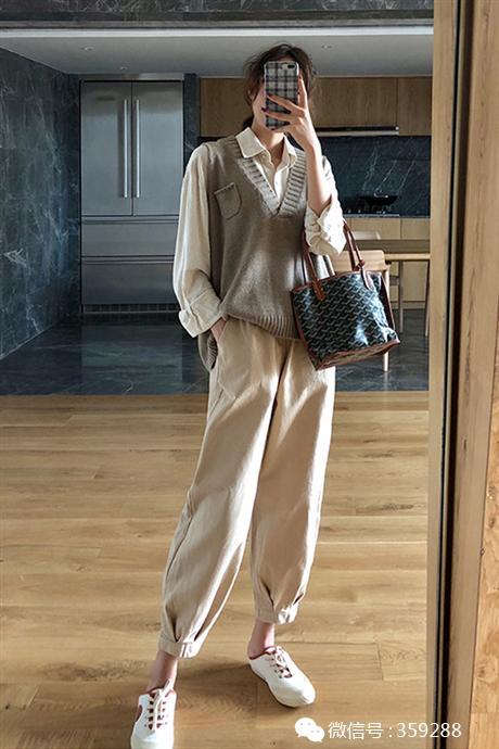 网红款宽松毛衣马甲搭配,网红款宽松毛衣马甲，轻松打造慵懒风